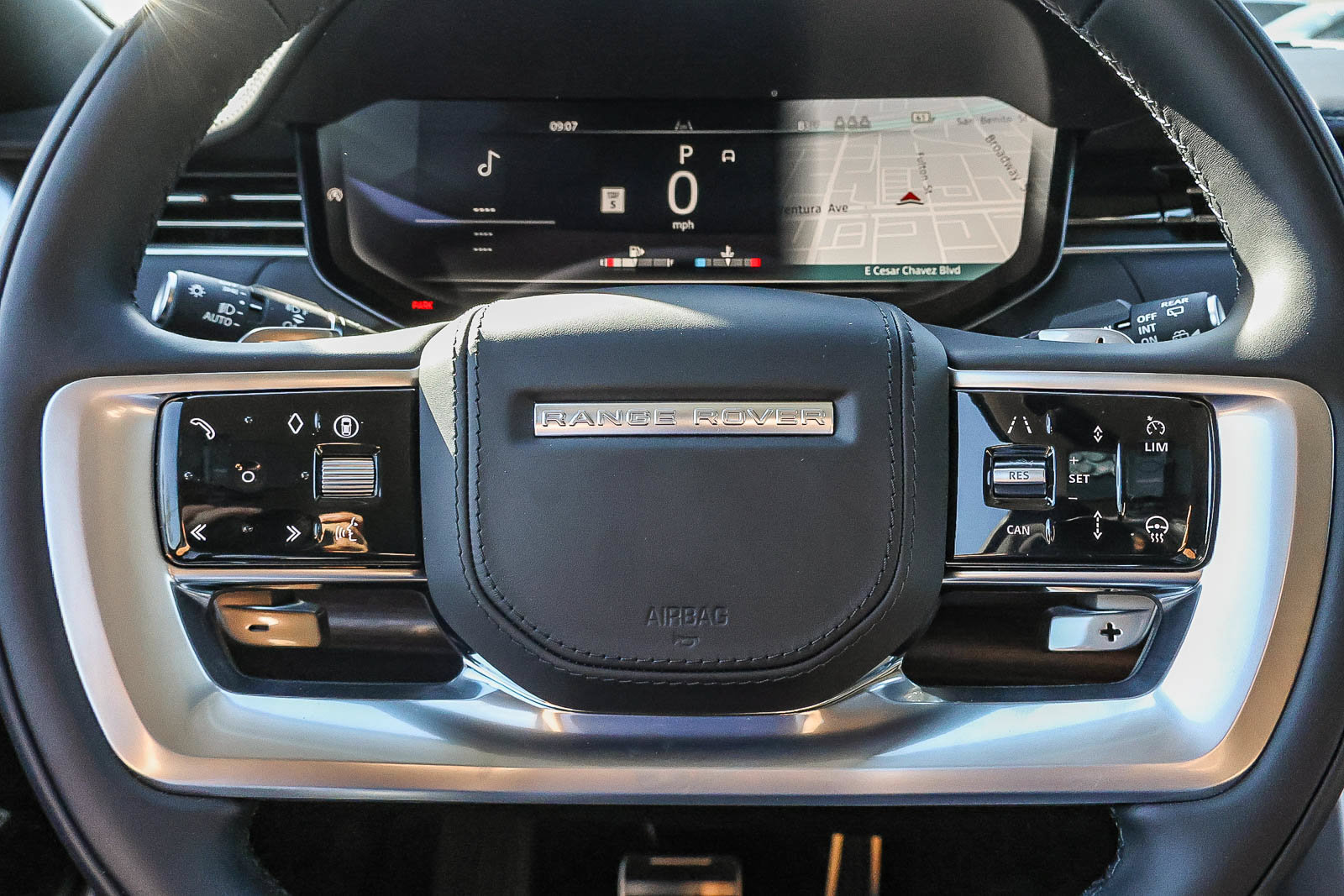 New 2026 Land Rover Range Rover SE AWD/4WD image 31