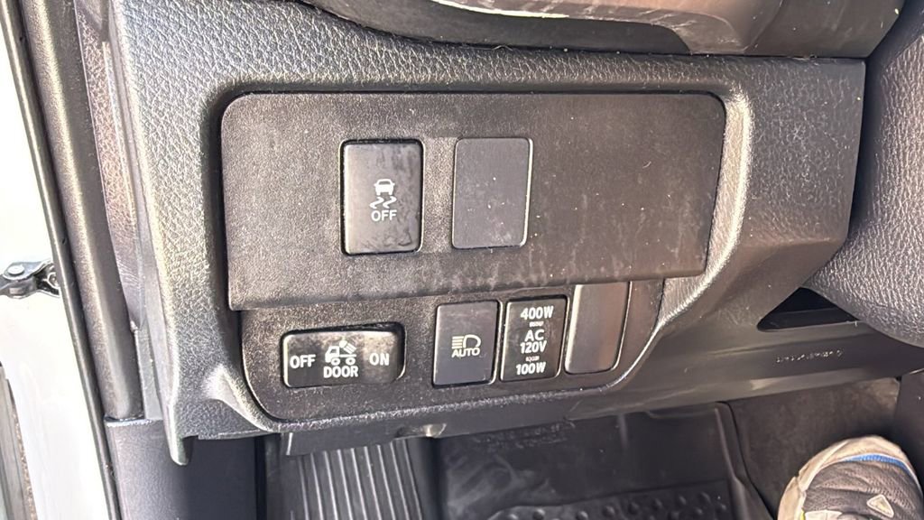 Used 2021 Toyota Tacoma SR5 w/ Trail Edition image 39