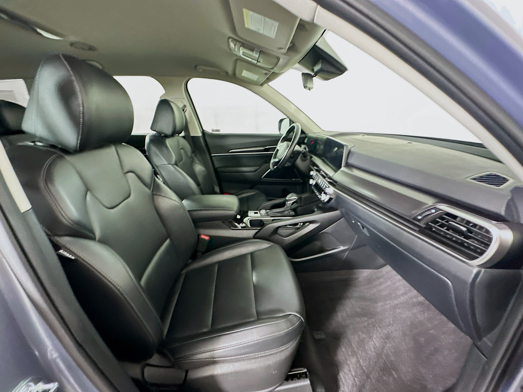 Used 2025 Kia Telluride LX FWD image 32