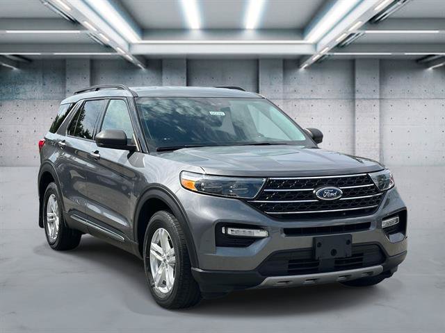 Used 2022 Ford Explorer XLT w/ Equipment Group 202A AWD/4WD image 2