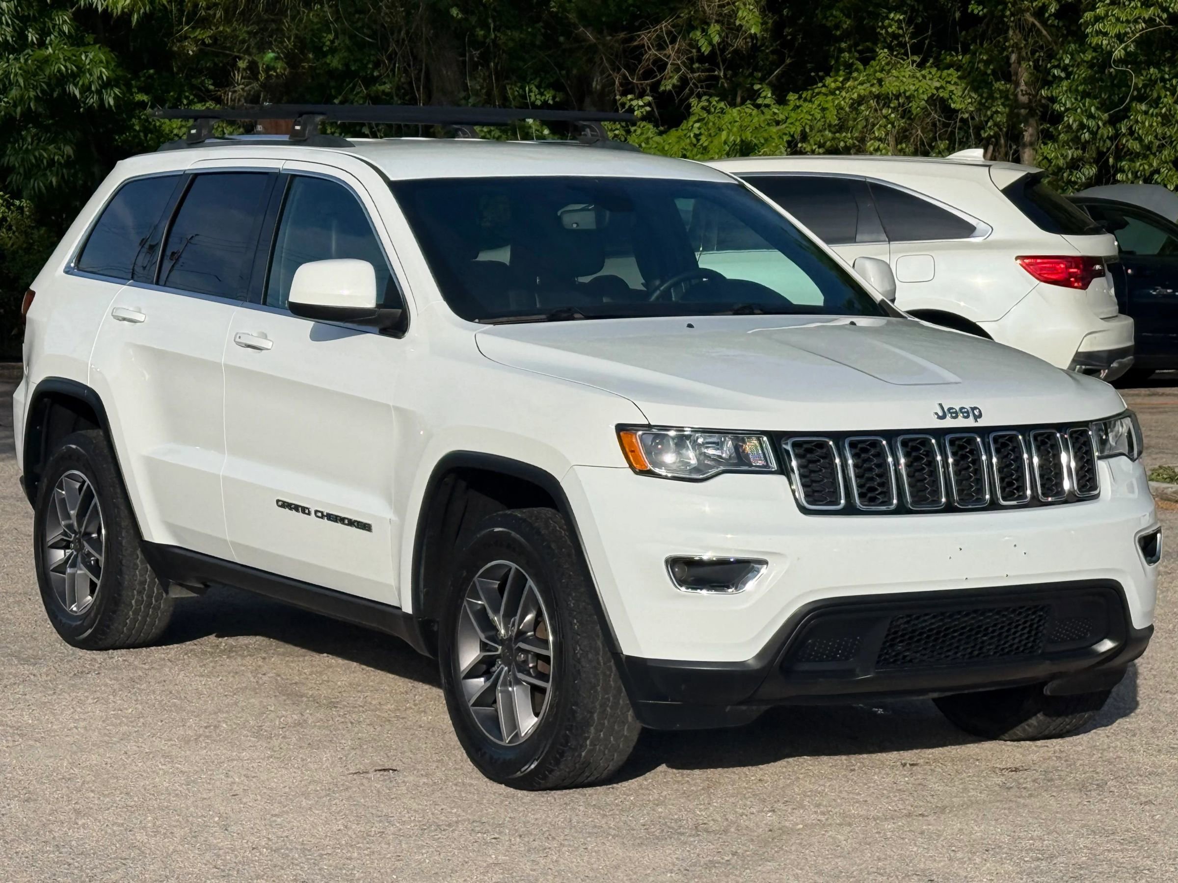 Used 2020 Jeep Grand Cherokee Laredo w/ Laredo X Package AWD/4WD image 1