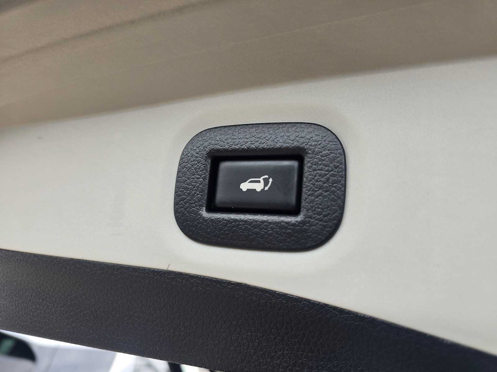 Used 2015 Nissan Rogue SV w/ SV Premium Package AWD/4WD image 15
