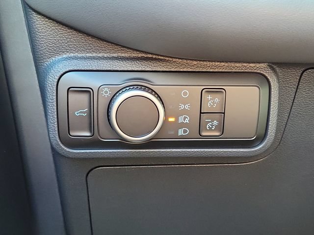 Used 2026 Ford Explorer Active RWD image 15