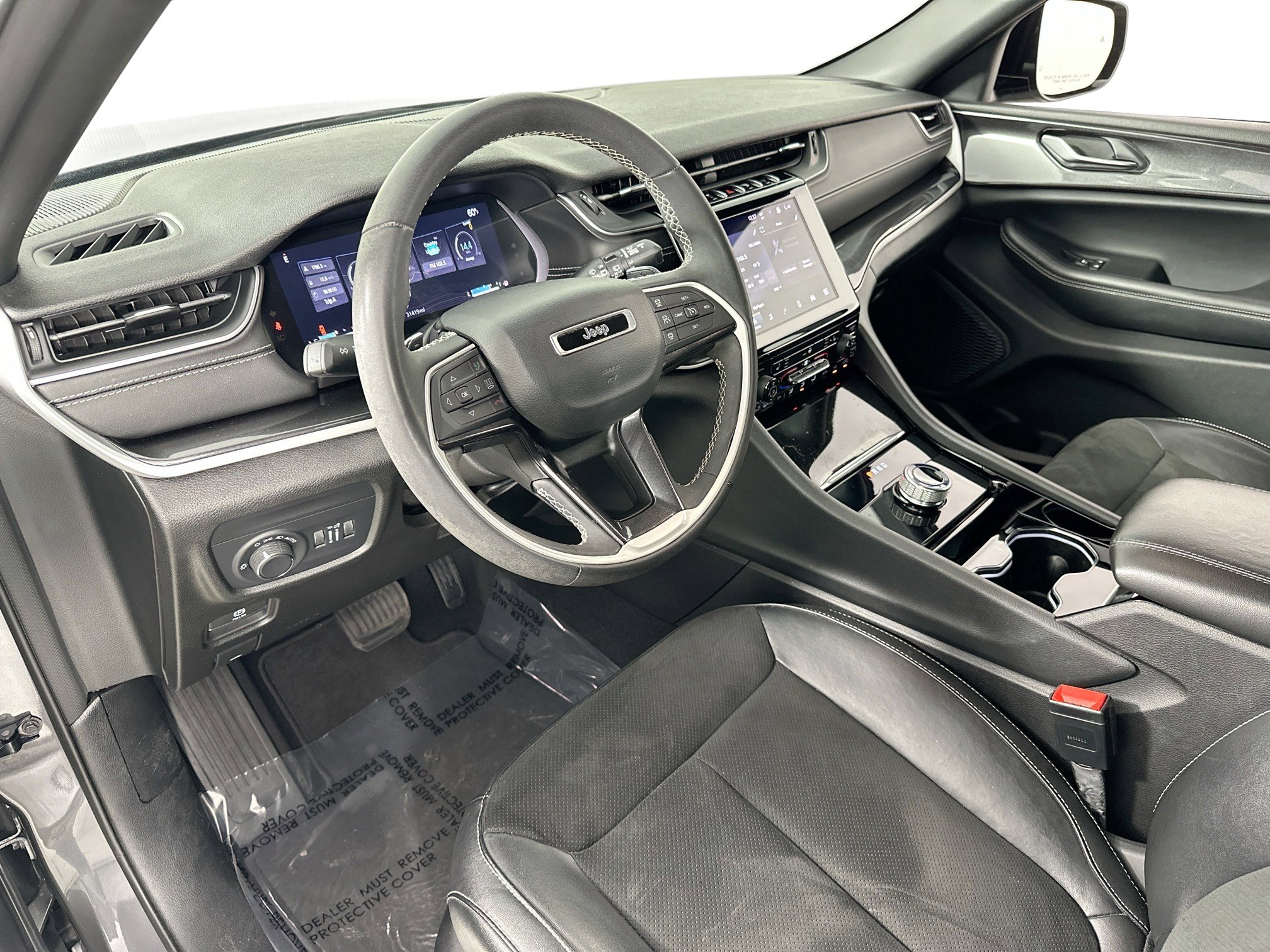 Used 2023 Jeep Grand Cherokee Altitude image 9