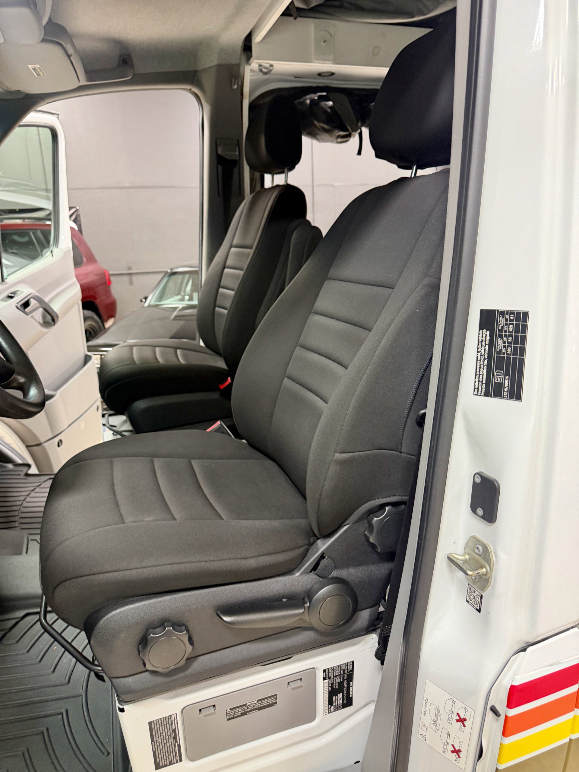 Used 2018 Mercedes-Benz Sprinter 3500 image 24