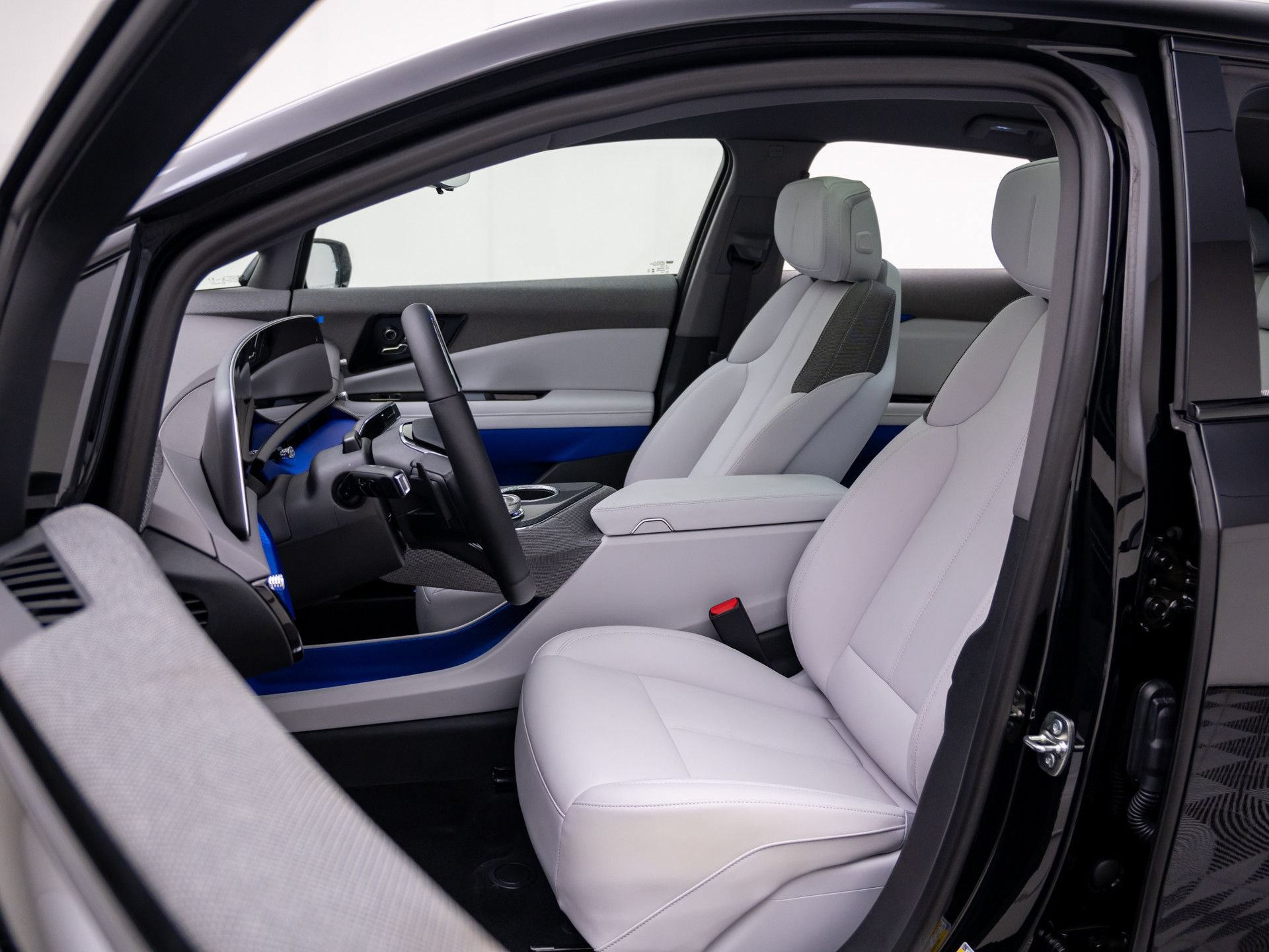 New 2027 Cadillac Optiq Sport w/ LPO, Floor Liner Package AWD/4WD image 13