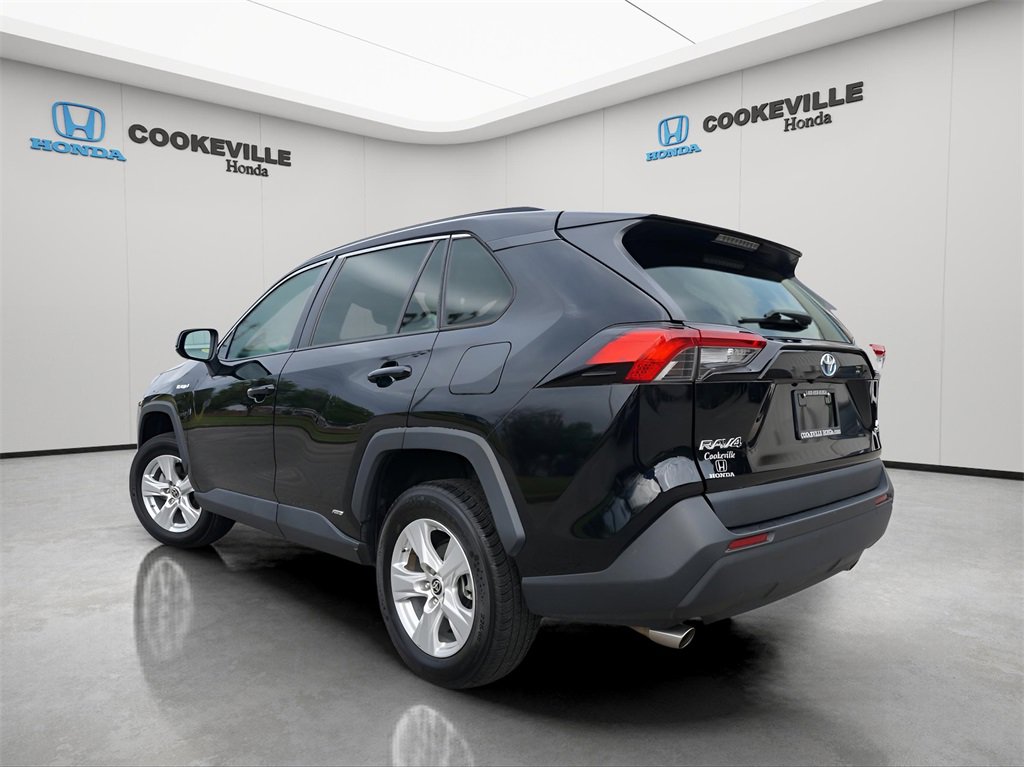 Used 2021 Toyota RAV4 LE image 7