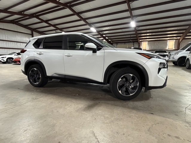 Used 2024 Nissan Rogue SV image 5