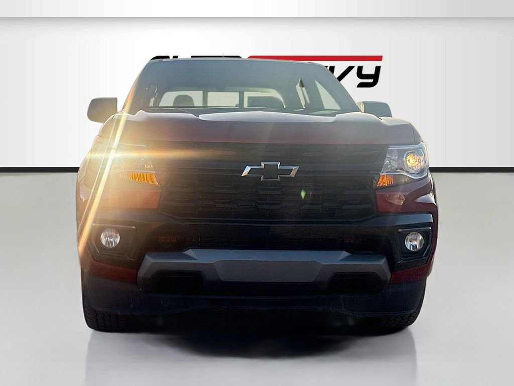 Used 2021 Chevrolet Colorado Z71 AWD/4WD image 2