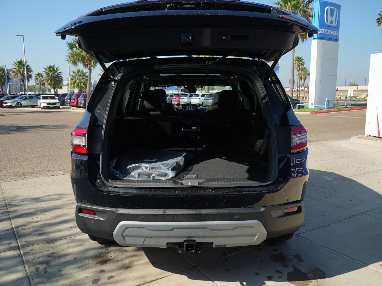 New 2025 Honda Pilot TrailSport image 7