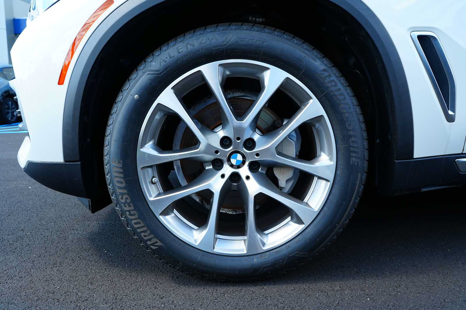 Used 2023 BMW X5 xDrive40i w/ Climate Comfort Package AWD/4WD image 10