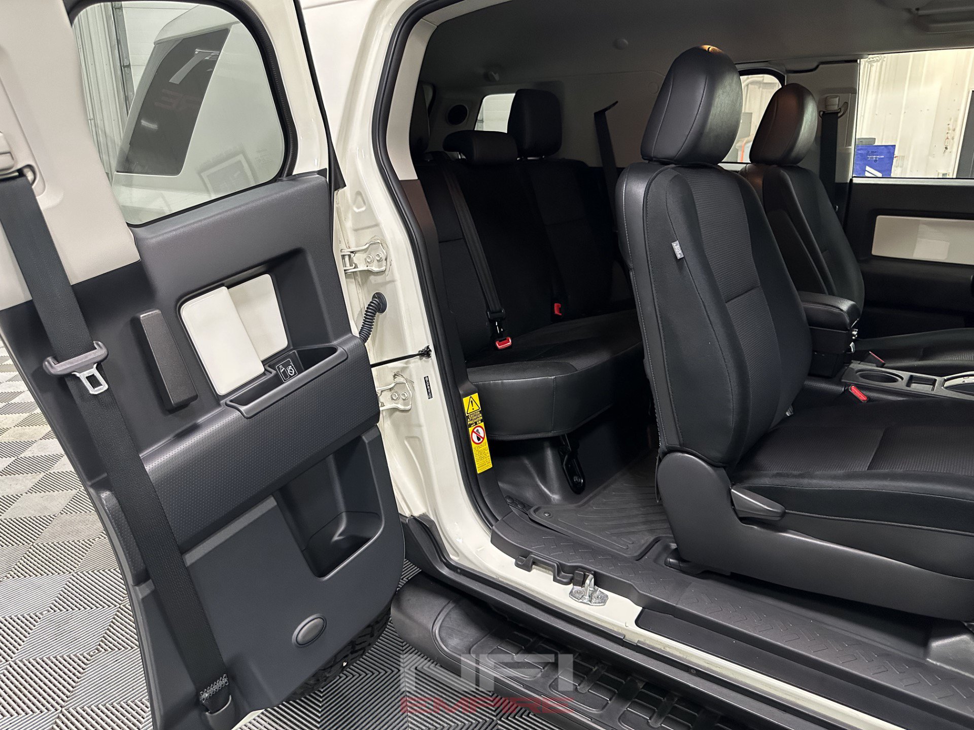 Used 2013 Toyota FJ Cruiser 4WD w/ Upgrade Pkg image 38