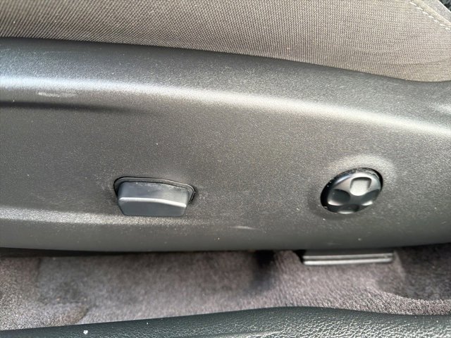 Used 2017 Dodge Challenger SXT image 15