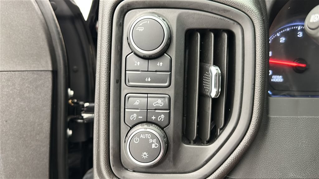 Used 2025 Chevrolet Silverado 2500 Custom w/ Custom Value Package AWD/4WD image 21