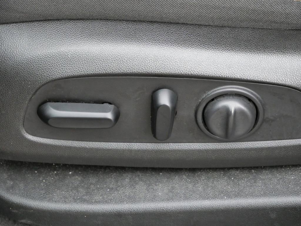 Used 2020 Chevrolet Equinox LT image 18