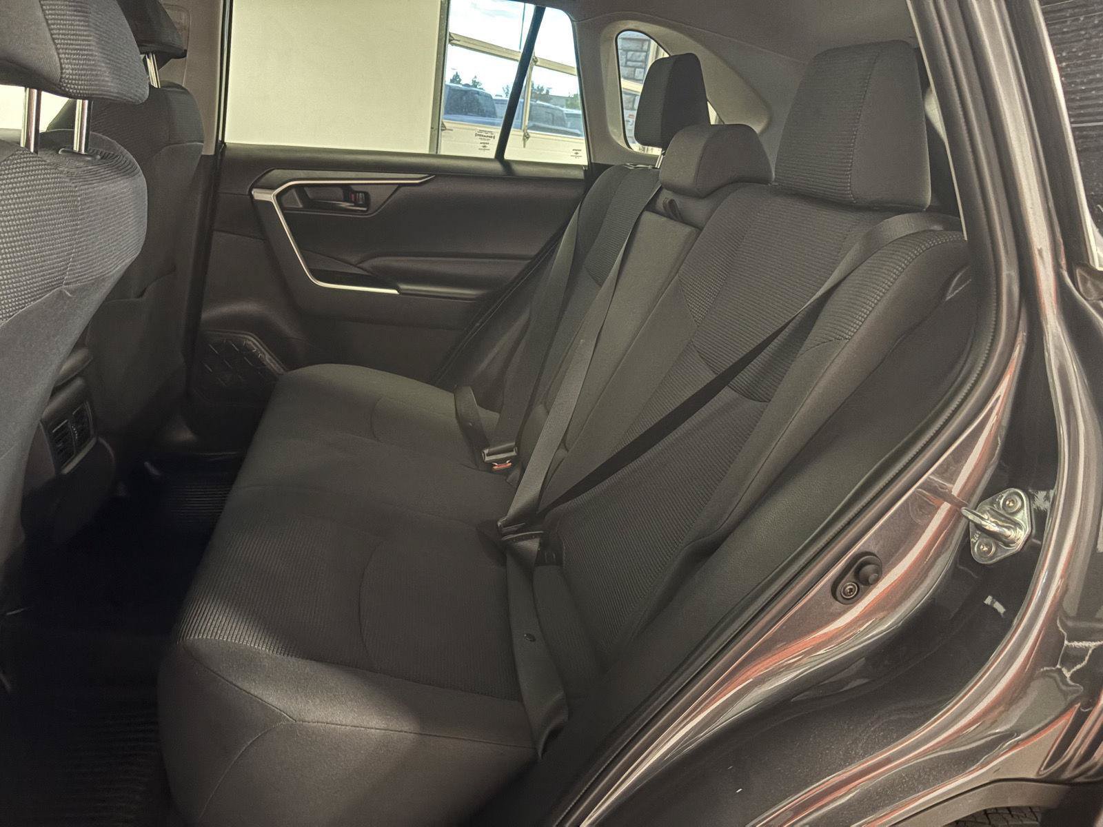 Used 2023 Toyota RAV4 LE AWD/4WD image 30