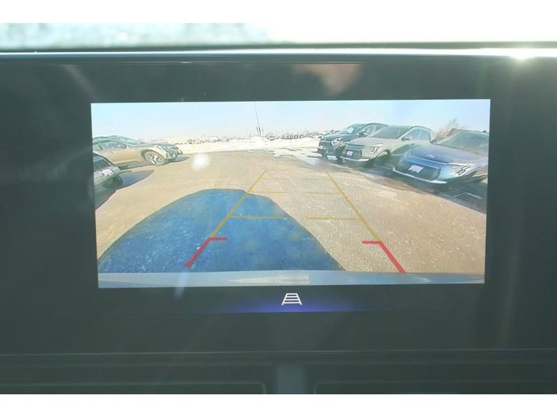 Used 2024 Chevrolet Trax RS w/ Sunroof Package image 23