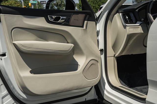 New 2026 Volvo XC60 T8 Ultra w/ Protection Package Premier AWD/4WD image 39