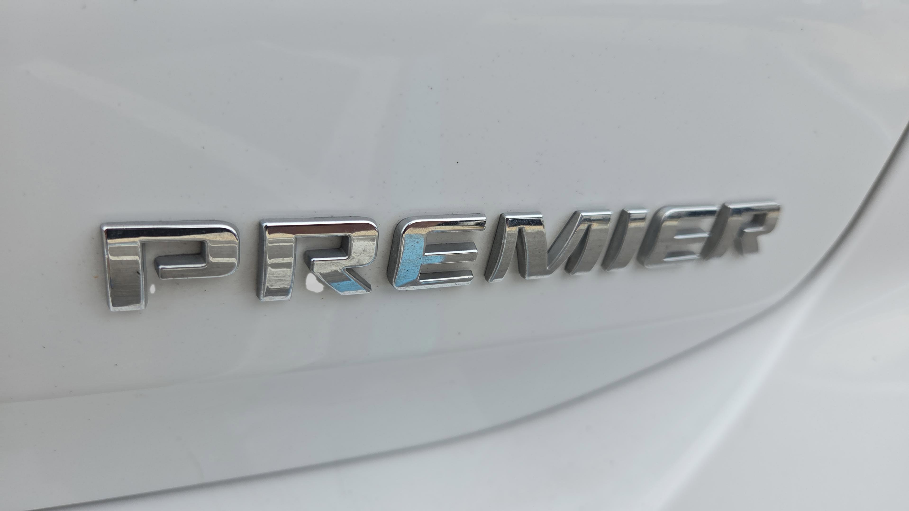 Certified 2020 Chevrolet Equinox Premier FWD image 32