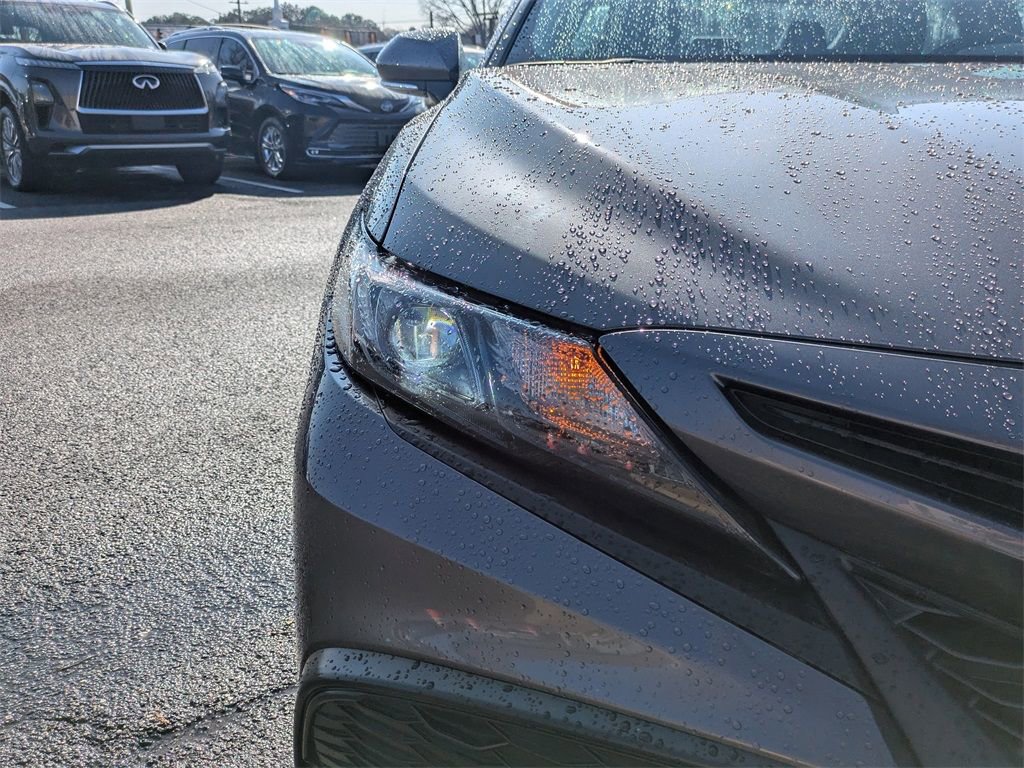 Used 2023 Toyota Camry SE FWD image 9