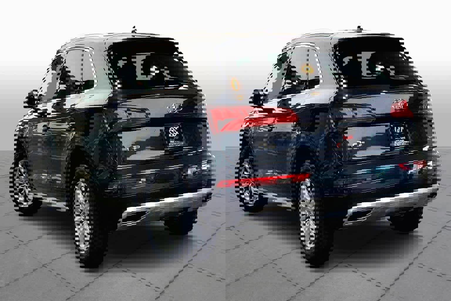 Used 2020 Audi Q5 Premium w/ Convenience Package image 12