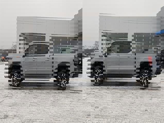 Used 2024 GMC Sierra 1500 AT4 w/ AT4 Premium Package image 9