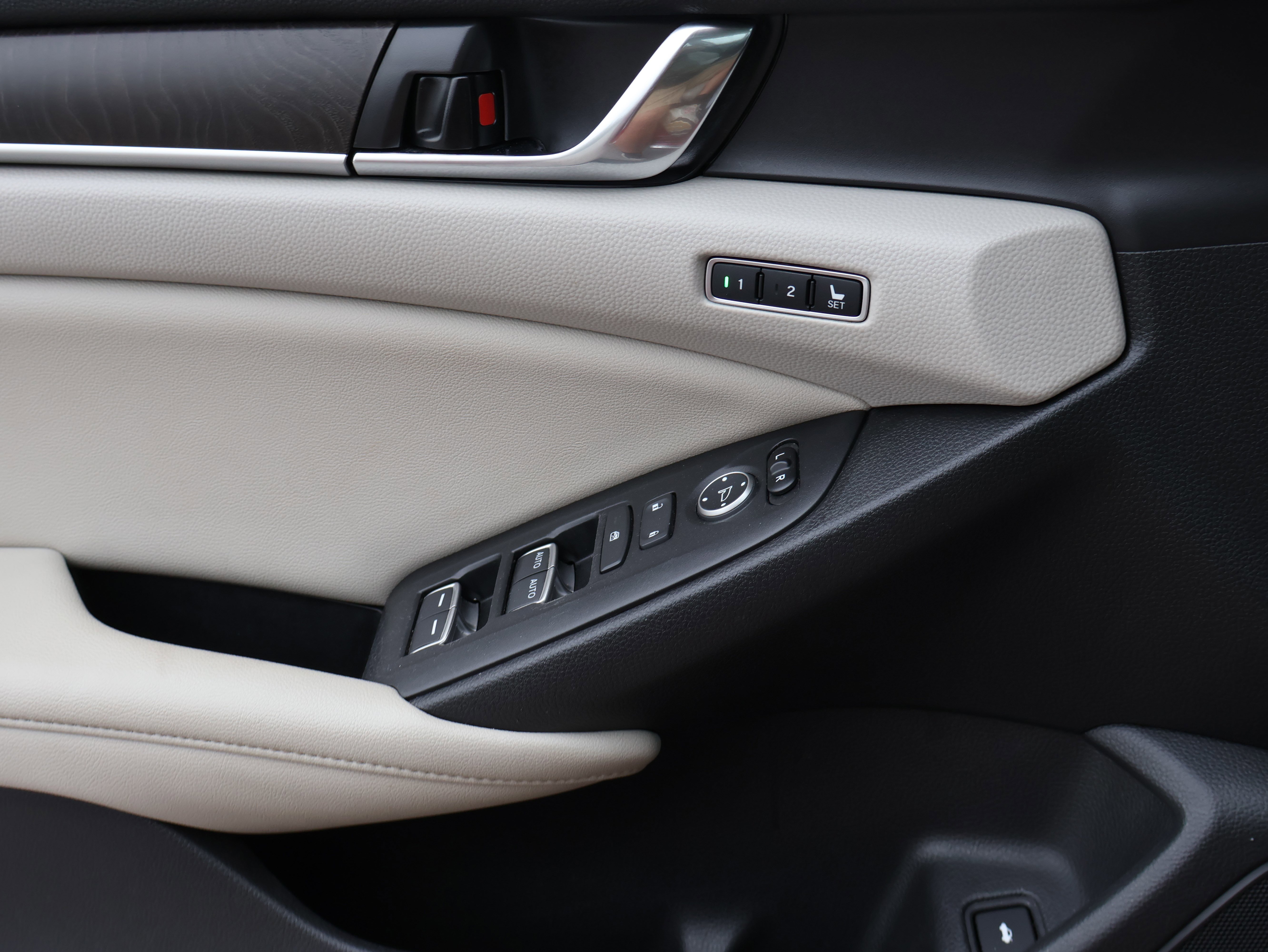 Used 2021 Honda Accord EX-L image 41