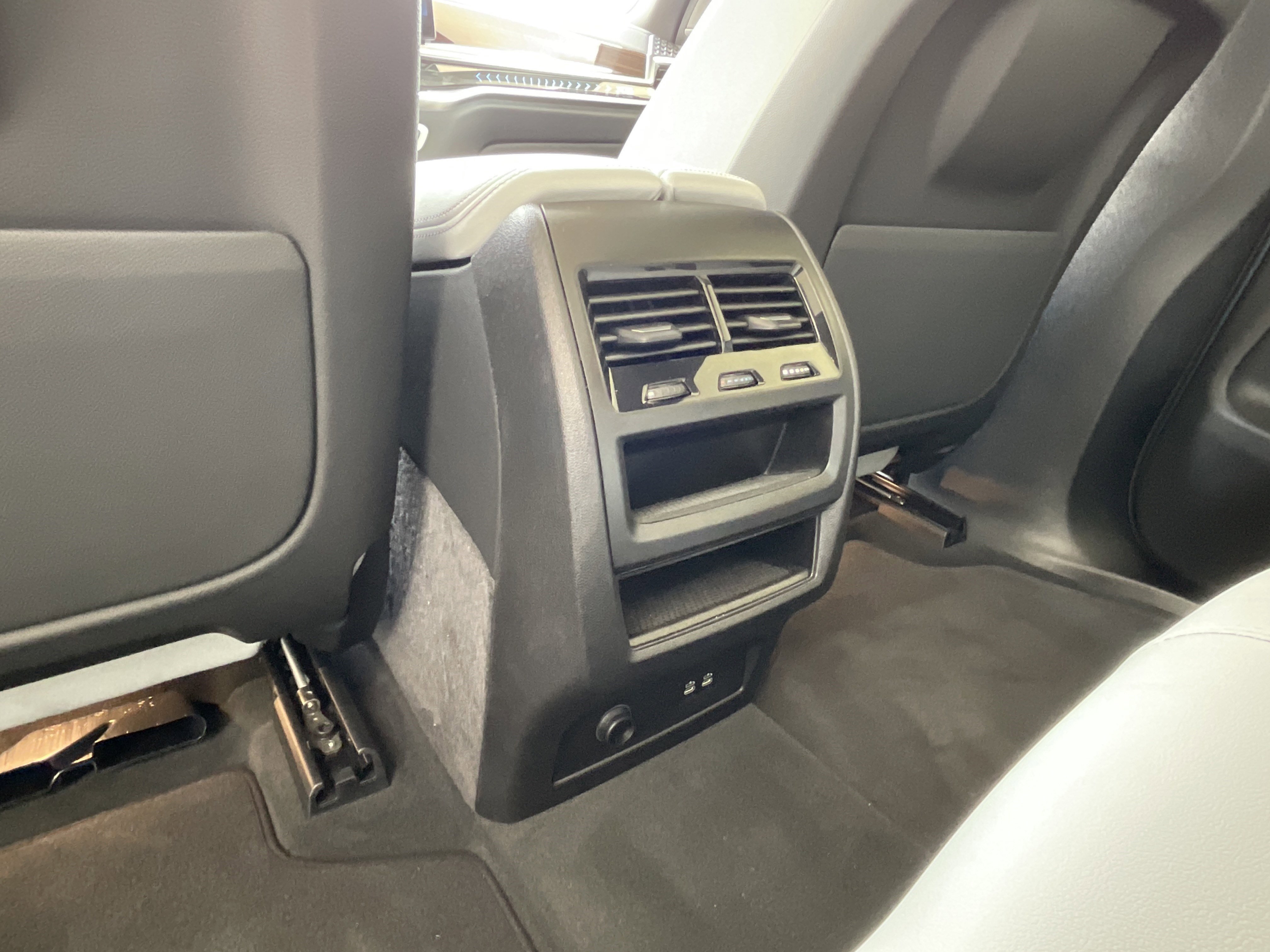 Used 2026 BMW X5 xDrive40i w/ Premium Package AWD/4WD image 25