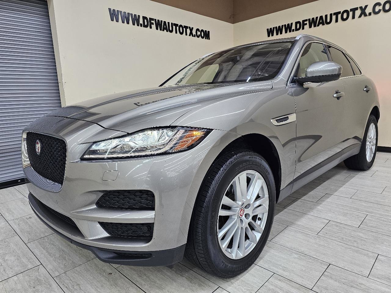 Used 2018 Jaguar F-PACE Prestige AWD/4WD image 2