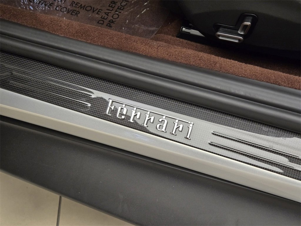 Used 2024 Ferrari Roma Spider image 35