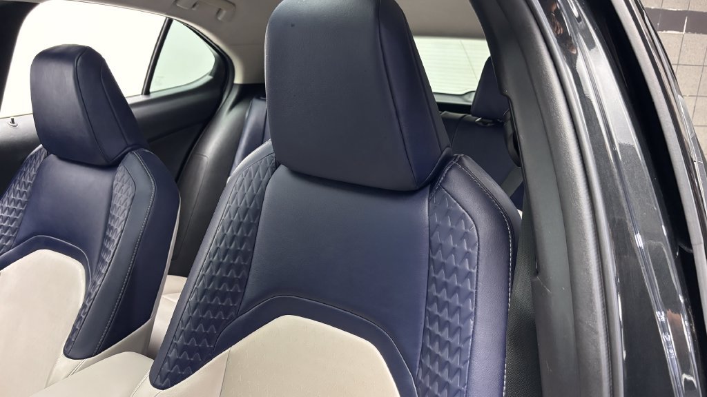 Used 2019 Lexus UX 200 w/ Accessory Package FWD image 16