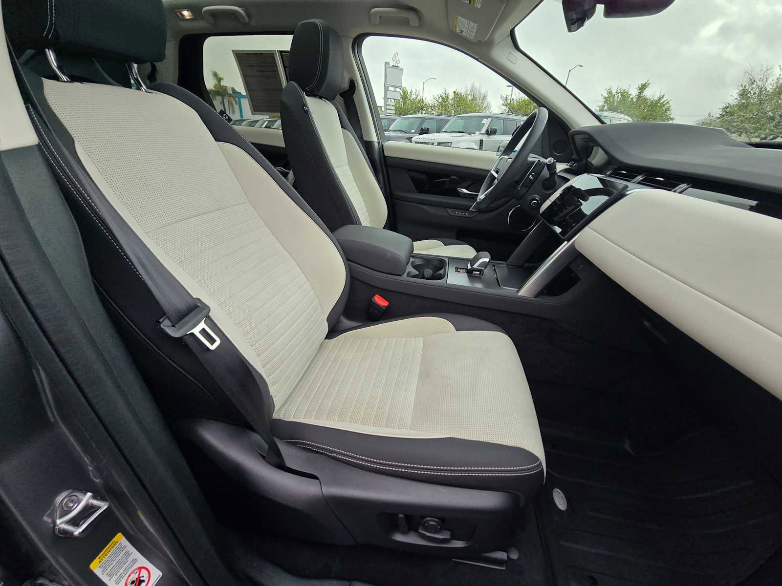 Used 2025 Land Rover Discovery Sport S AWD/4WD image 9