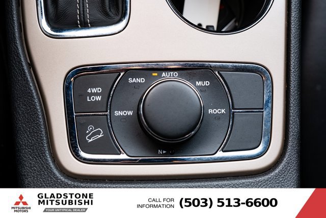 Used 2017 Jeep Grand Cherokee Limited w/ Luxury Group II AWD/4WD image 19