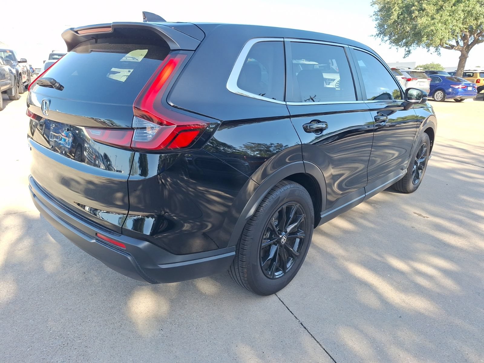 Used 2025 Honda CR-V EX image 6