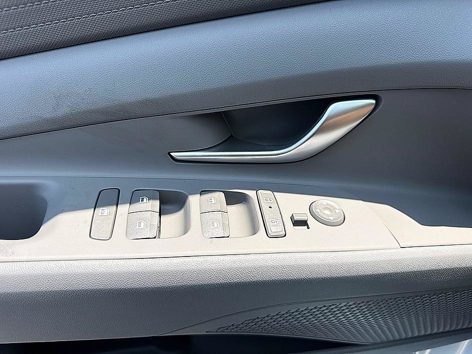 New 2026 Hyundai Elantra SE FWD image 15