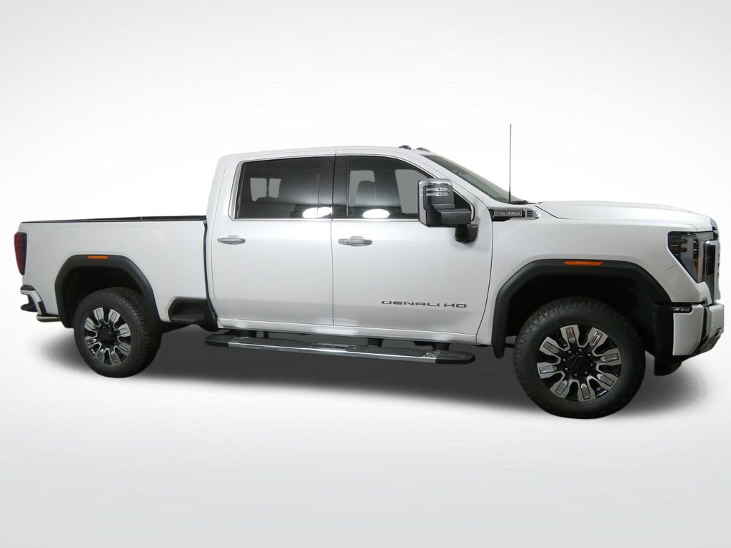 Used 2024 GMC Sierra 3500 Denali w/ Denali Reserve Package AWD/4WD image 2