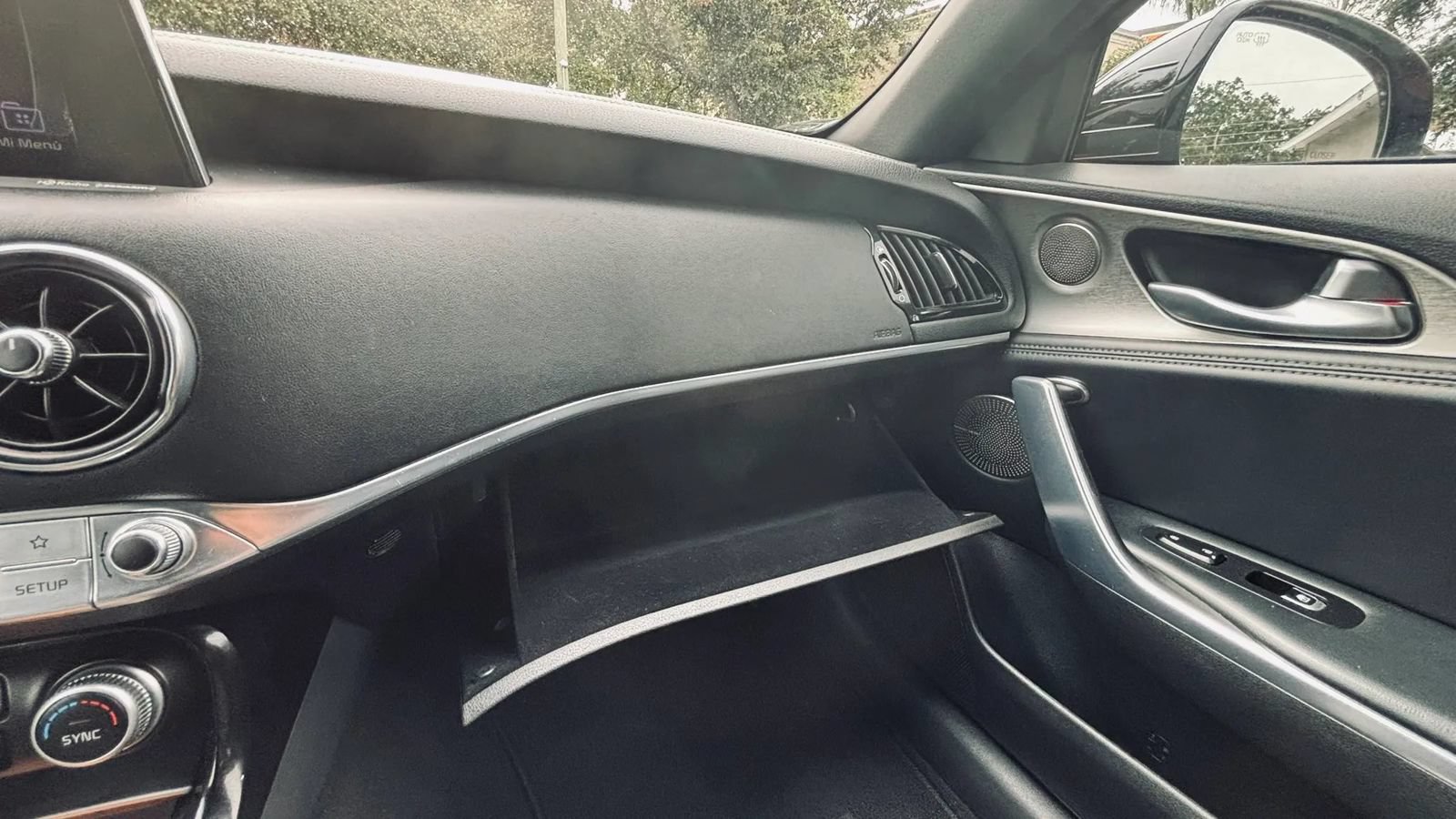 Used 2018 Kia Stinger GT2 AWD/4WD image 18