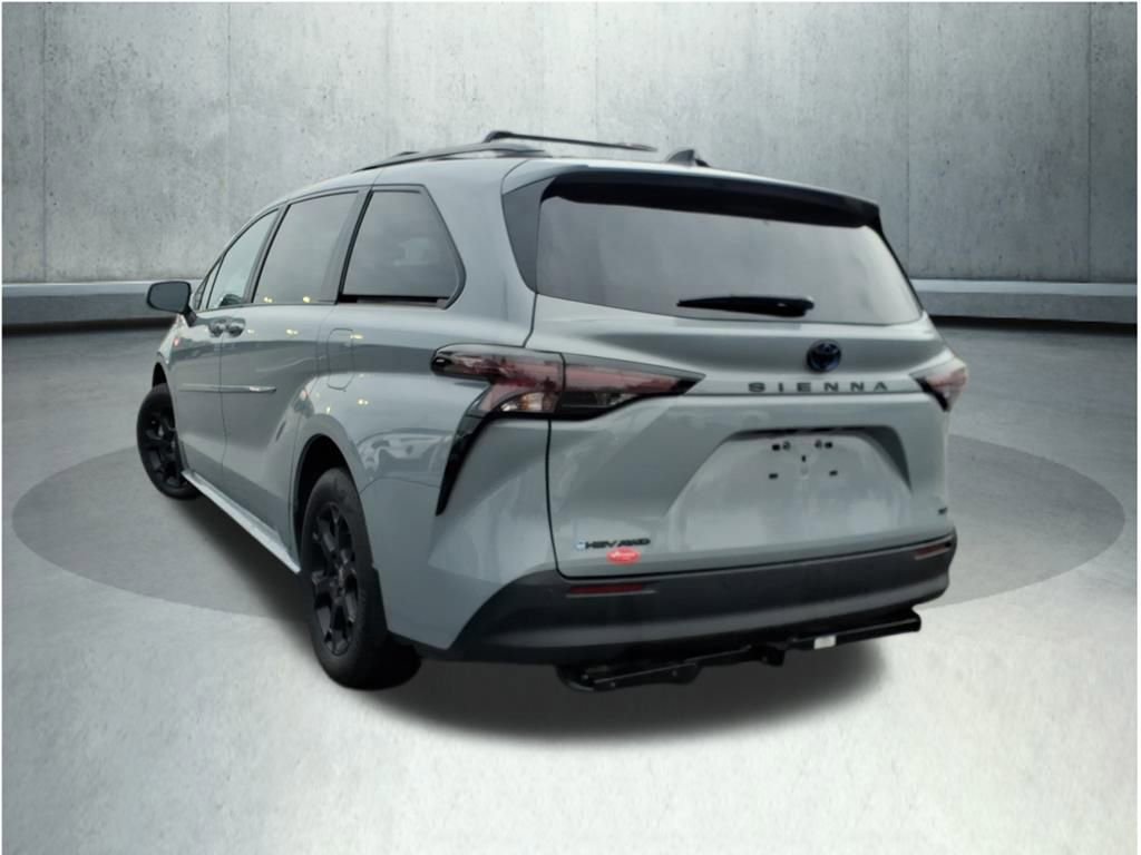 Certified 2025 Toyota Sienna XLE Woodland Edition image 21