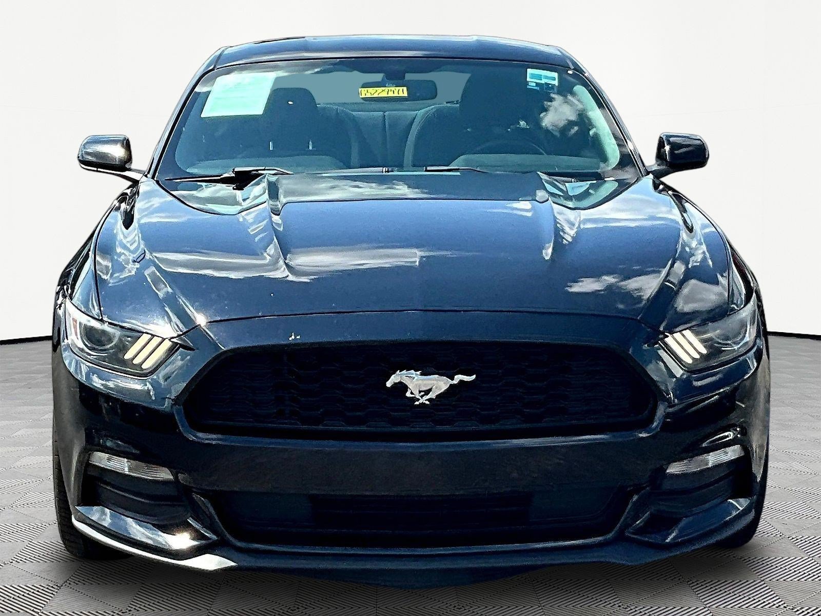 Used 2016 Ford Mustang Coupe RWD image 2