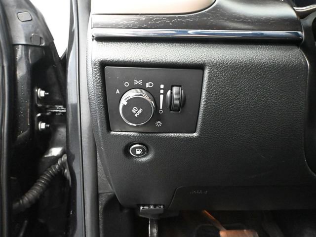Used 2014 Jeep Grand Cherokee Limited w/ Trailer Tow Group IV AWD/4WD image 30