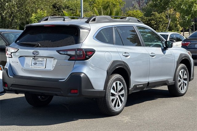 New 2025 Subaru Outback Premium image 4