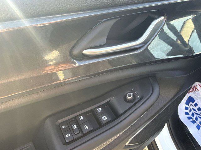 Used 2022 Jeep Grand Cherokee L Laredo w/ Luxury Tech Group I image 15