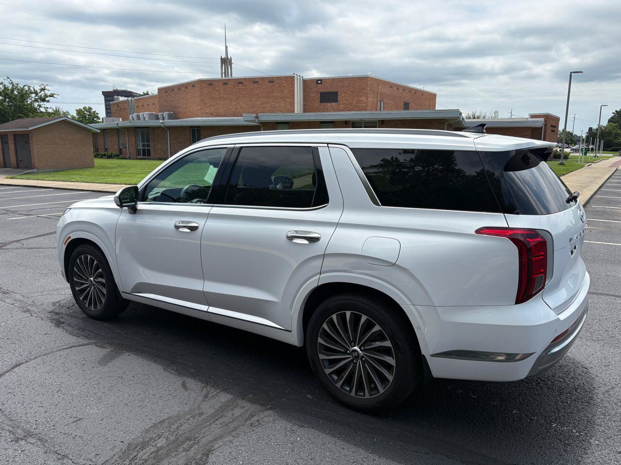Used 2023 Hyundai Palisade Calligraphy AWD/4WD image 6