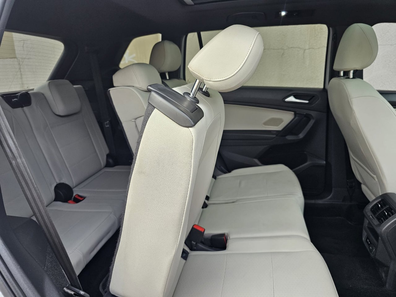 Used 2019 Volkswagen Tiguan SEL R-Line image 28