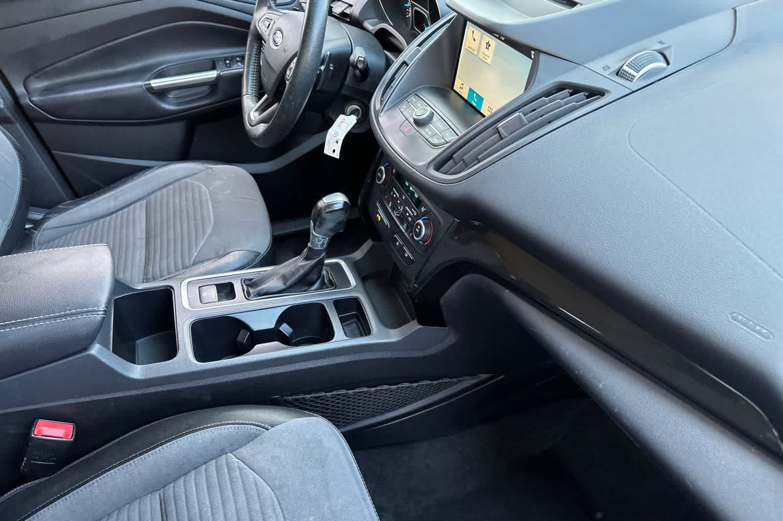 Used 2018 Ford Escape SE w/ SE Sport Appearance Package FWD image 18