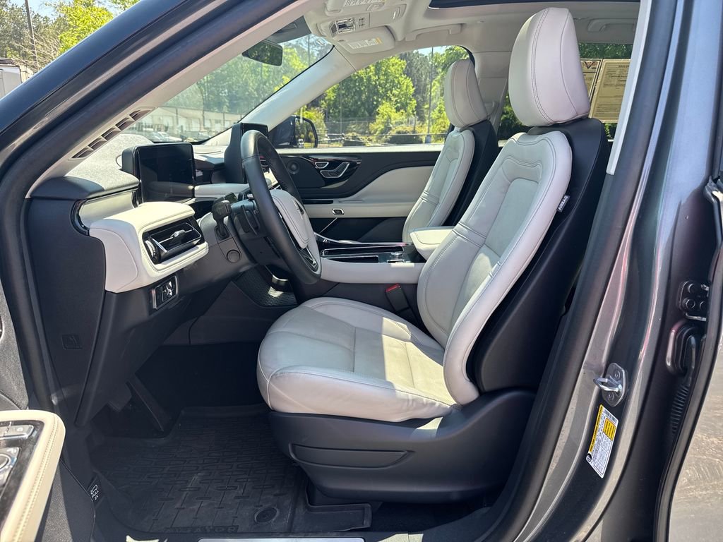 Used 2025 Lincoln Aviator Reserve w/ Jet Appearance Package image 23