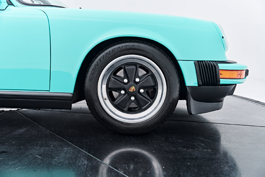 Used 1988 Porsche 911 Carrera RWD image 29