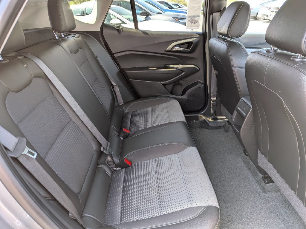 Used 2025 Chevrolet Trax LT w/ LT Convenience Package FWD image 29
