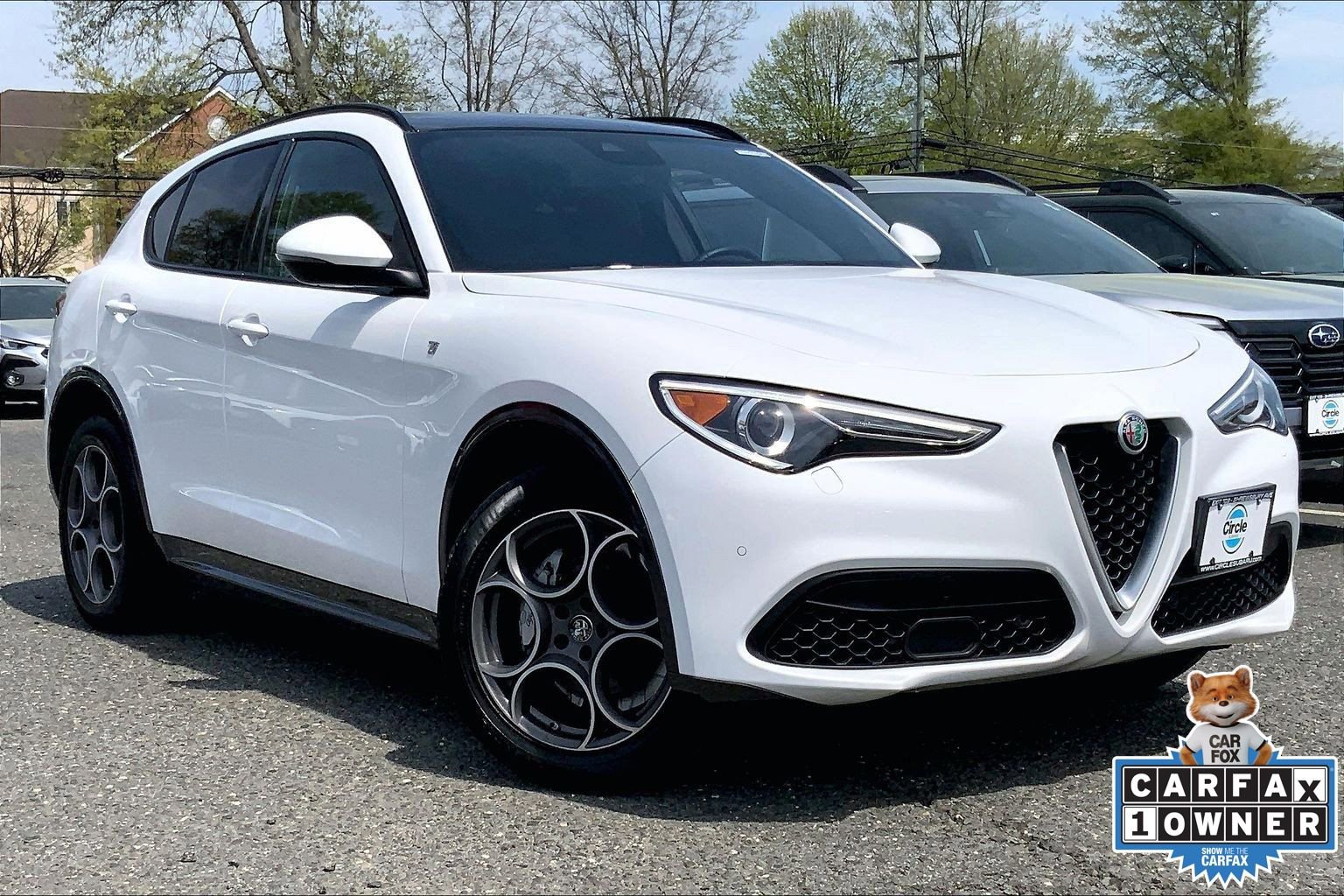 Used 2023 Alfa Romeo Stelvio Ti image 2