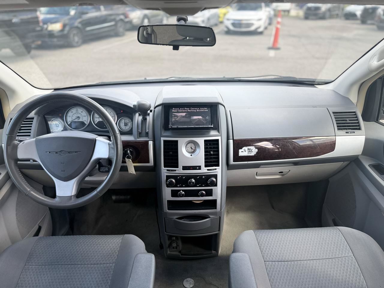 Used 2010 Chrysler Town & Country Touring FWD image 52
